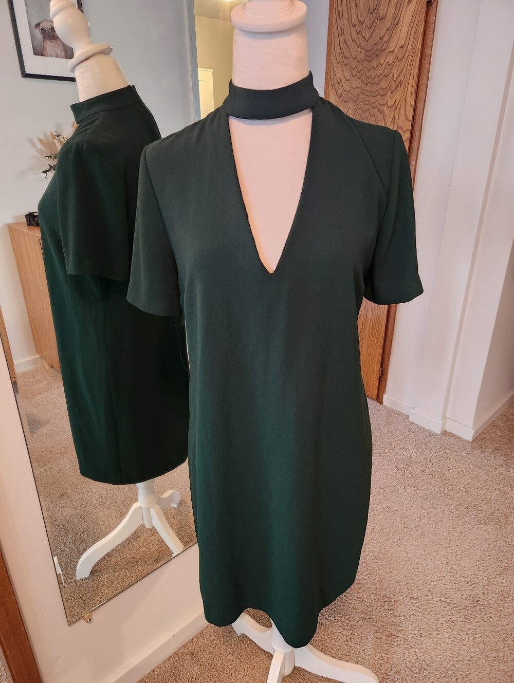 Zara Dark Green Choker V-Neck Short Sleeve Dress